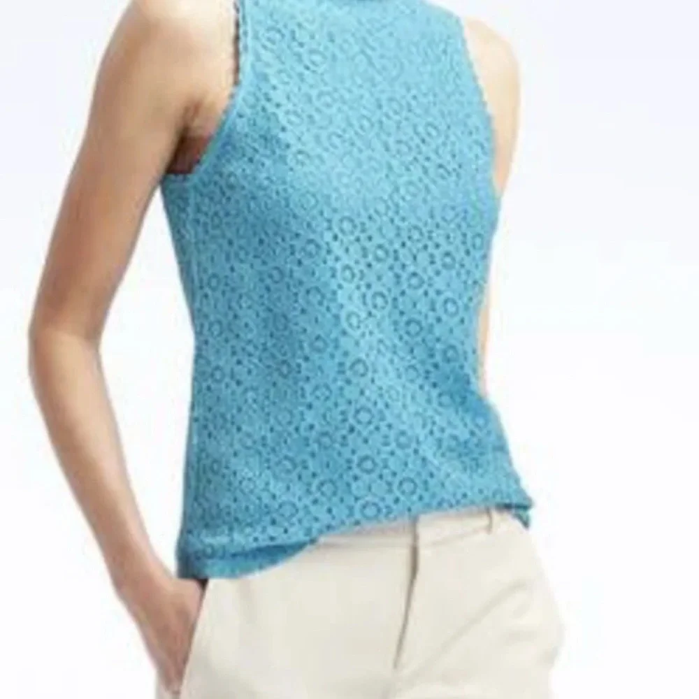 Banana Republic Lace Mock Neck Tank - Picture 2 of 8